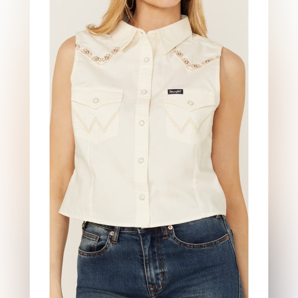 Wrangler Cream Sleeveless Western Snap-Front Shirt